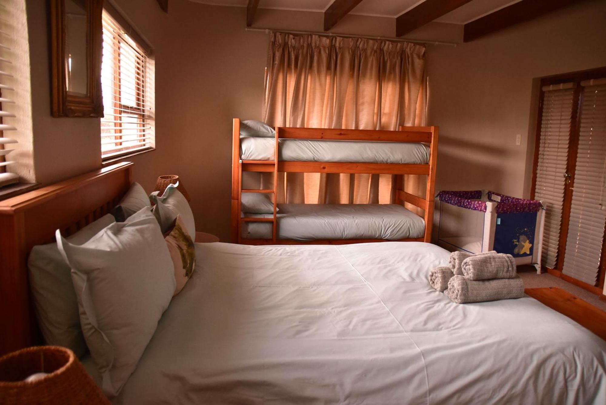 Collett House And Lavender Cottage คลาเรนส์ ภายนอก รูปภาพ